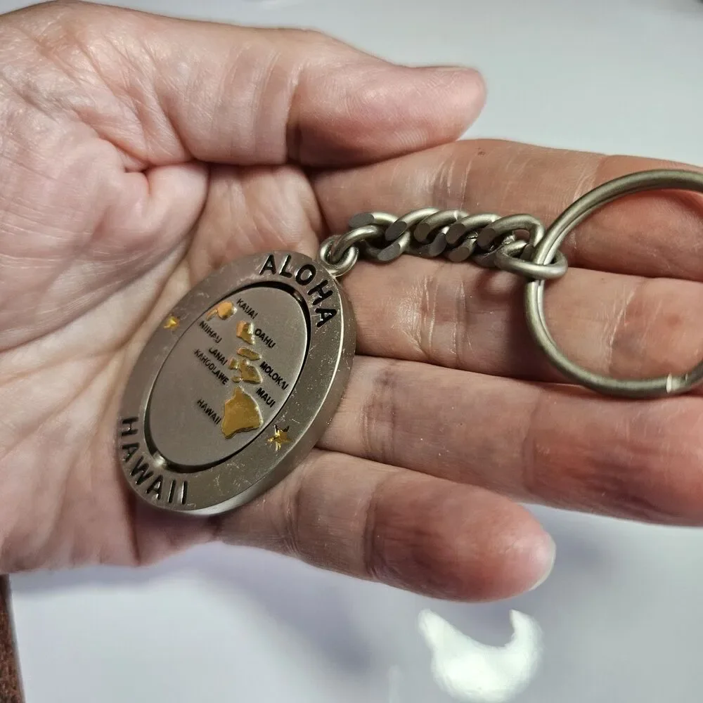 Aloha Hawaii Silver Gold Tone Spinner Souvenir Keychain Key Ring Map of Islands